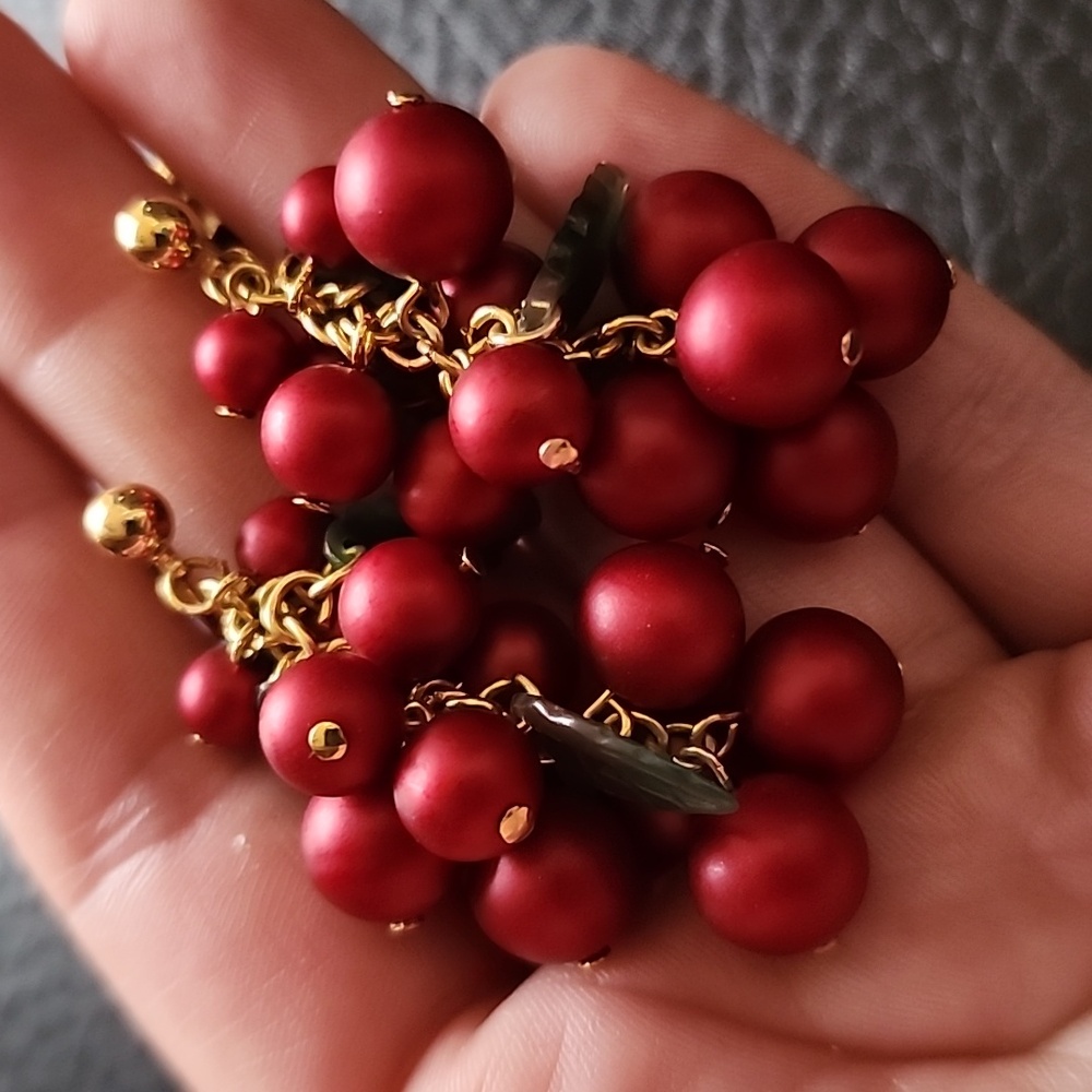 VTG clip on earrings - Picture 2 of 6